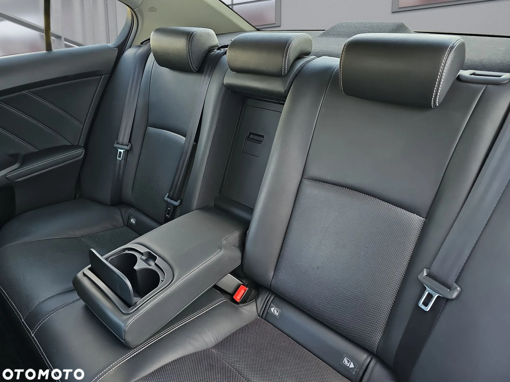 Toyota Avensis 2.0 D-4D Prestige - 23