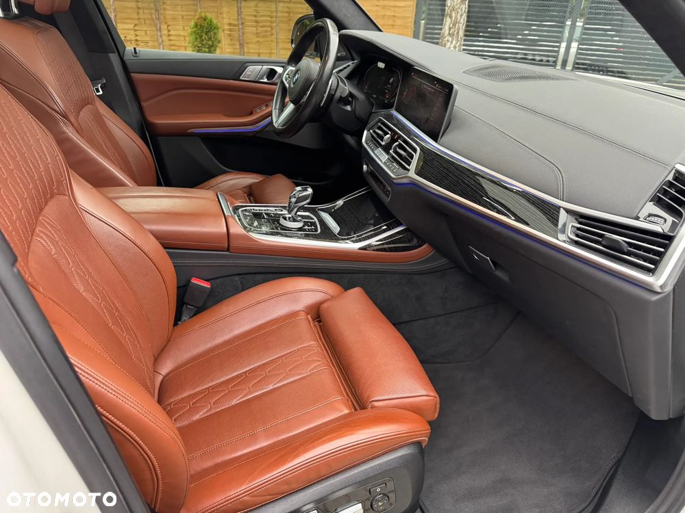 BMW X7 xDrive40i - 27