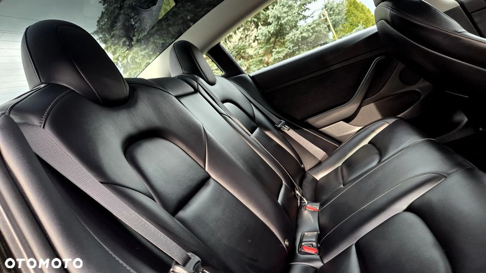 Tesla Model 3 - 10