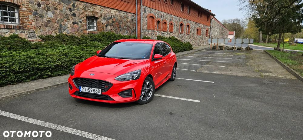 Ford Focus 1.0 EcoBoost Hybrid ST-LINE X - 1