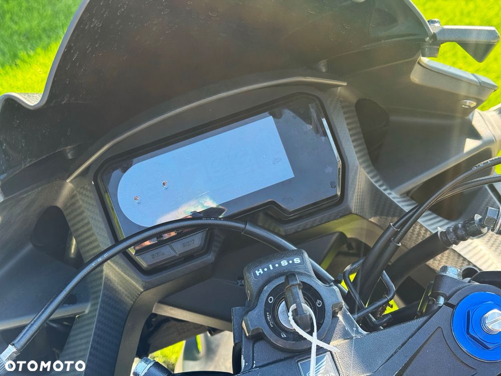 Honda CBR - 9