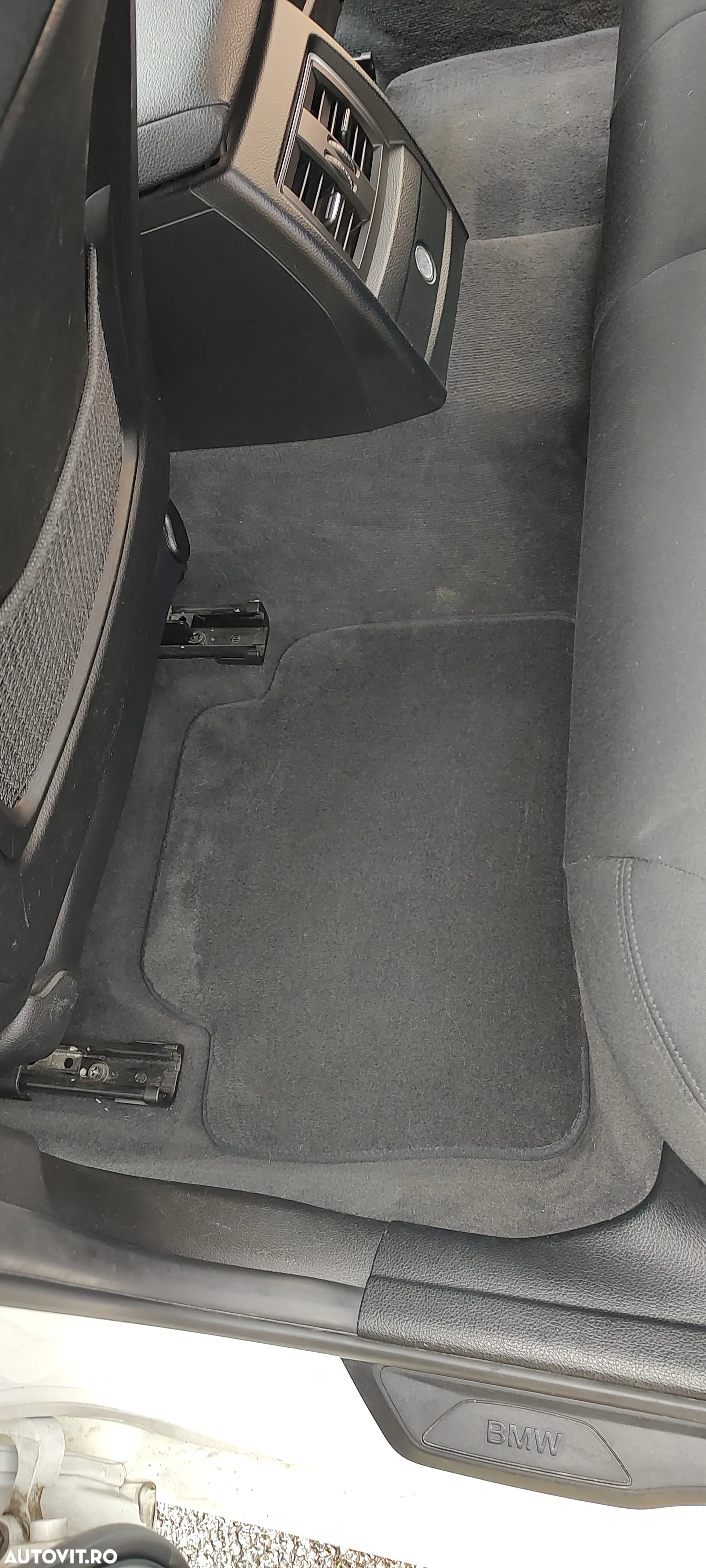 BMW Seria 3 320i Touring Aut. Advantage - 12