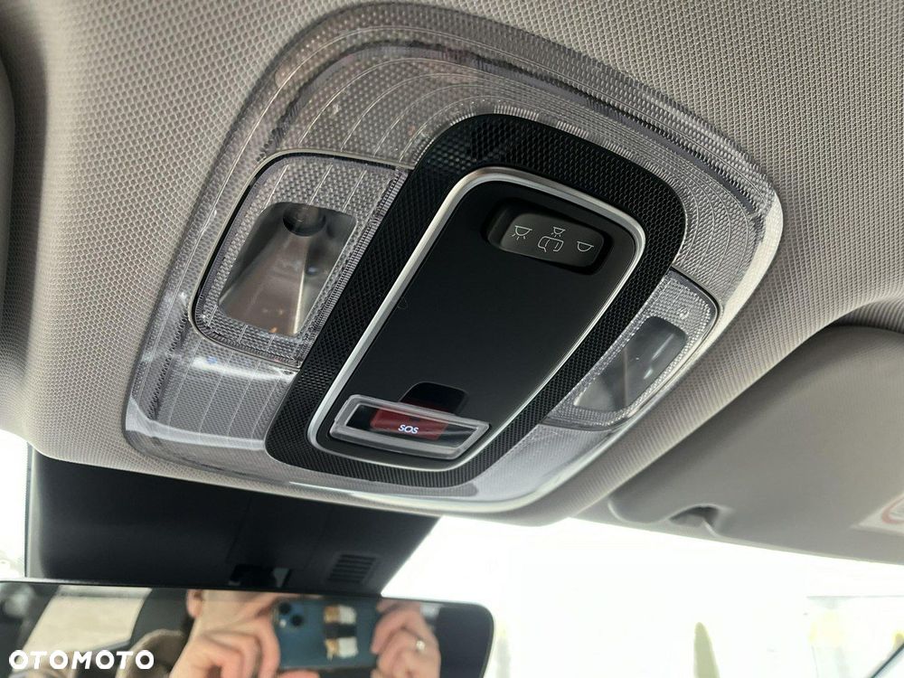 Hyundai Kona 64kWh Executive - 32