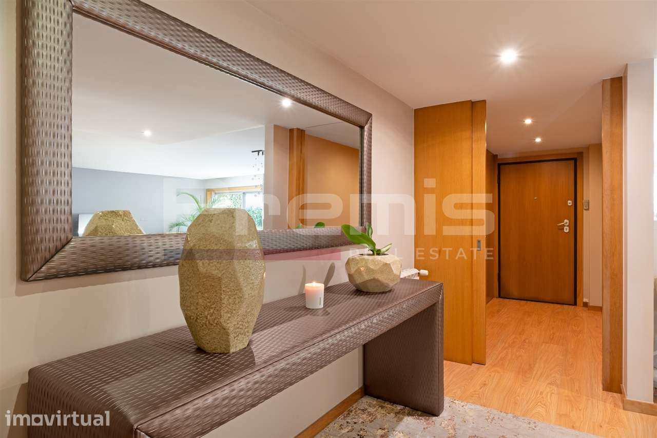 Moradia T5, com jardim e garagem para 4 carros, em Vila Nova de Gaia - Grande imagem: 4/51