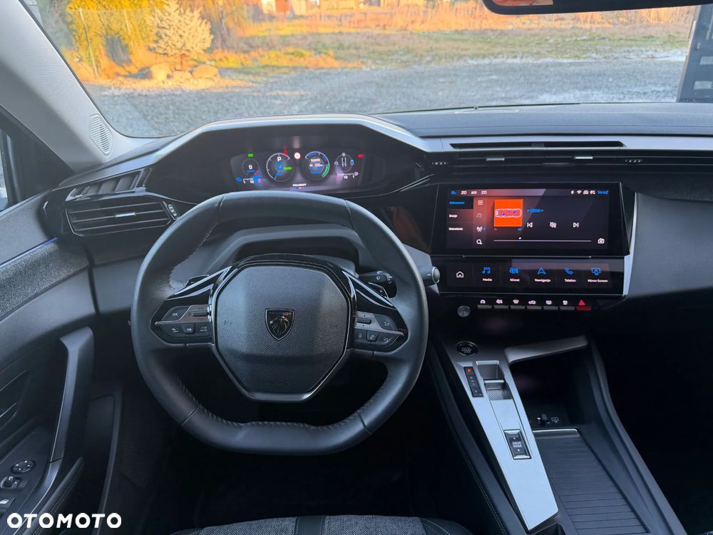Peugeot 408 1.6 Plug-In Hybrid 225 Allure EAT8 - 29