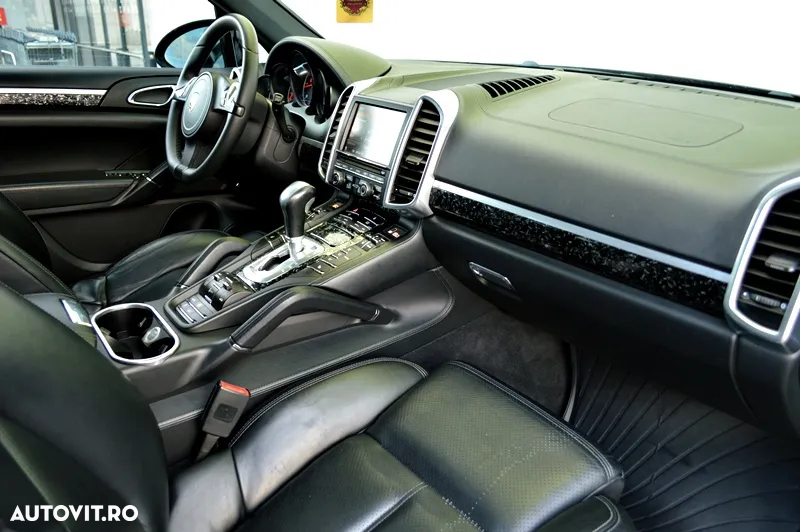 Porsche Cayenne - 17