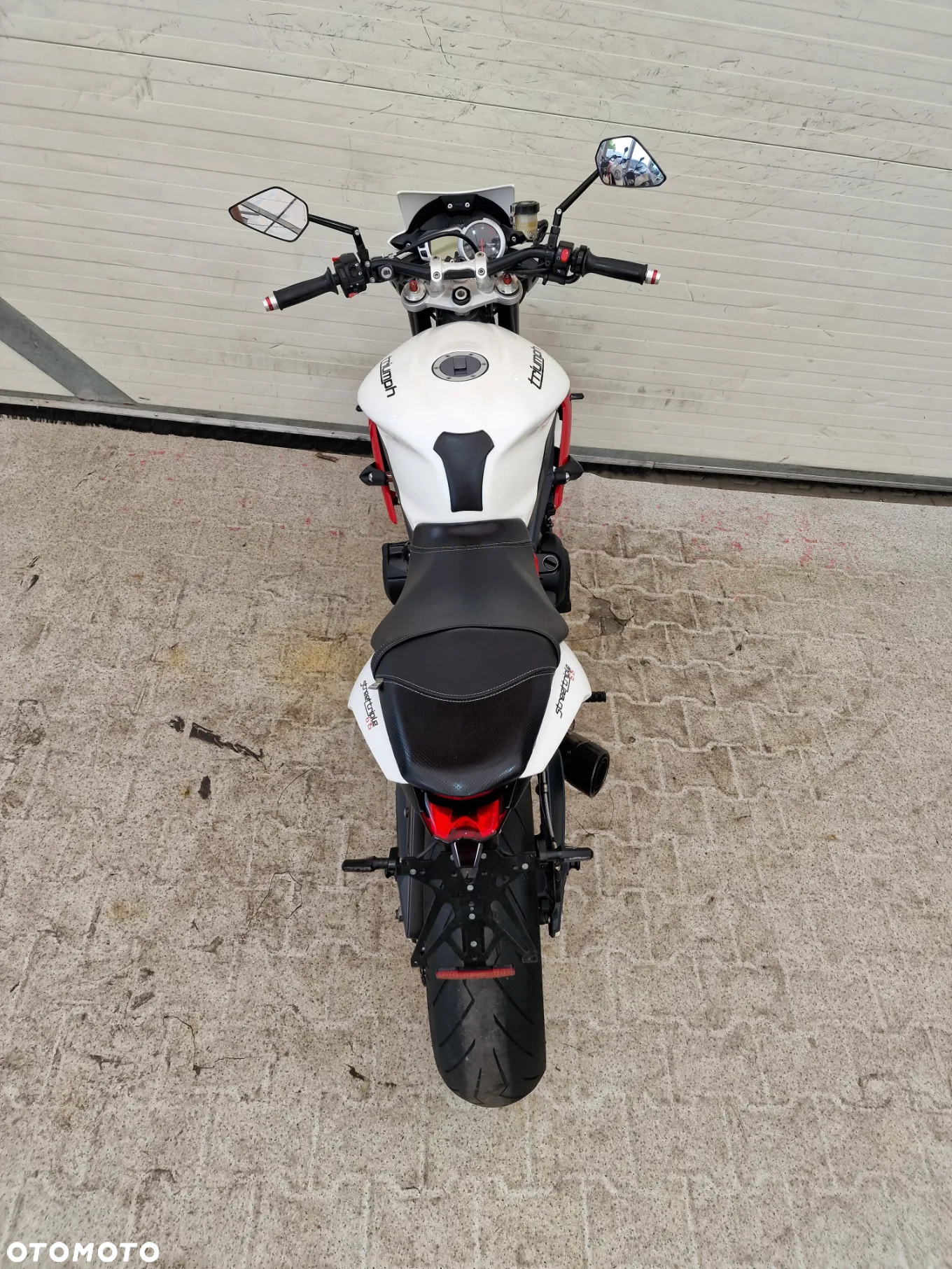 Triumph Street Triple - 27