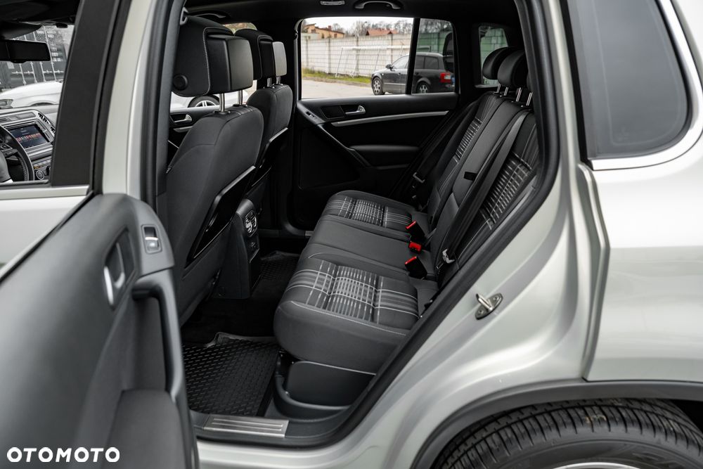 Volkswagen Tiguan 2.0 TDI SCR 4MOTION BlueMotion Technology DSG Lounge Sport & Style - 18