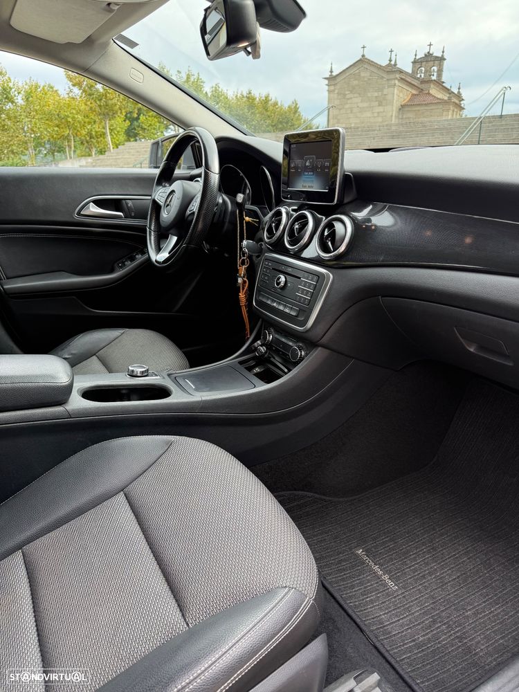 Mercedes-Benz CLA 200 d 7G-DCT AMG Line - 11