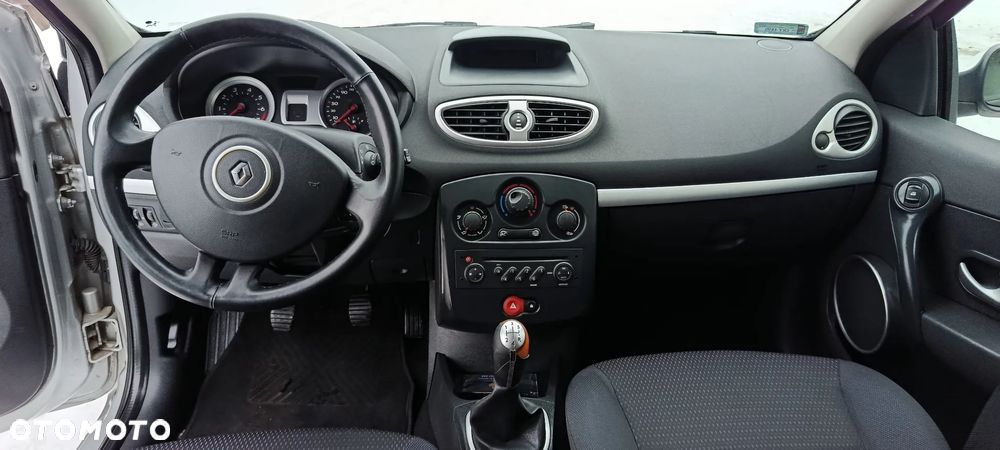 Renault Clio - 7