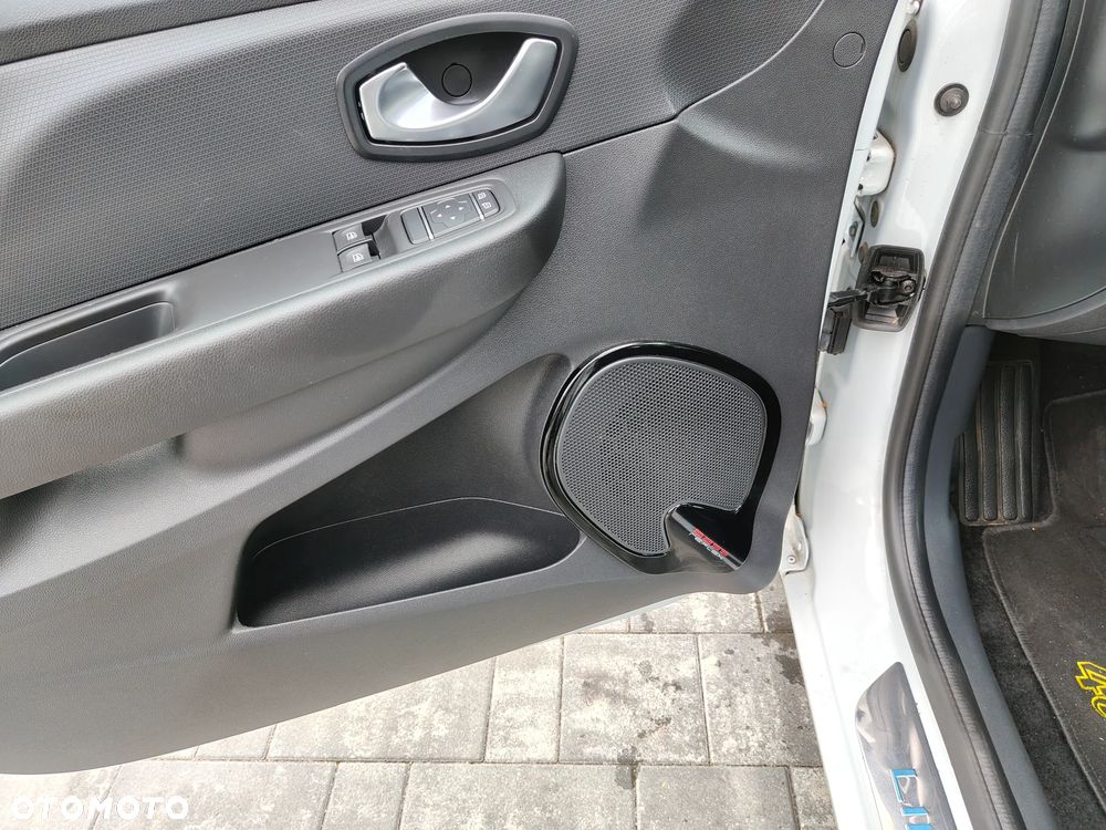 Renault Clio - 11