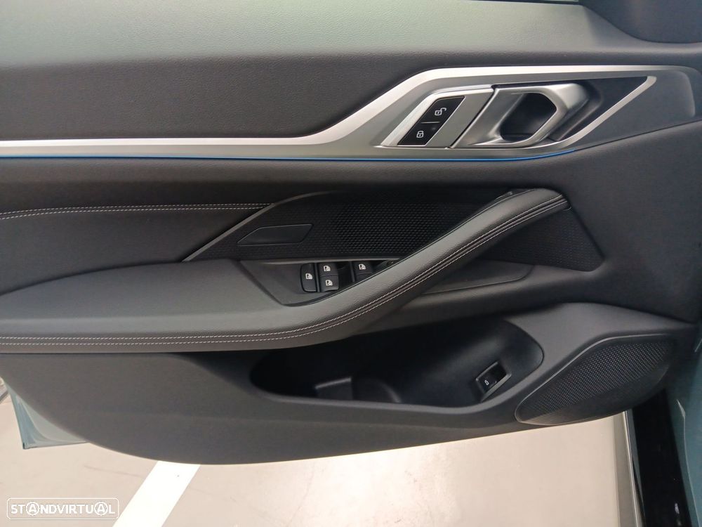 BMW i4 eDrive40 Desportiva M - 21
