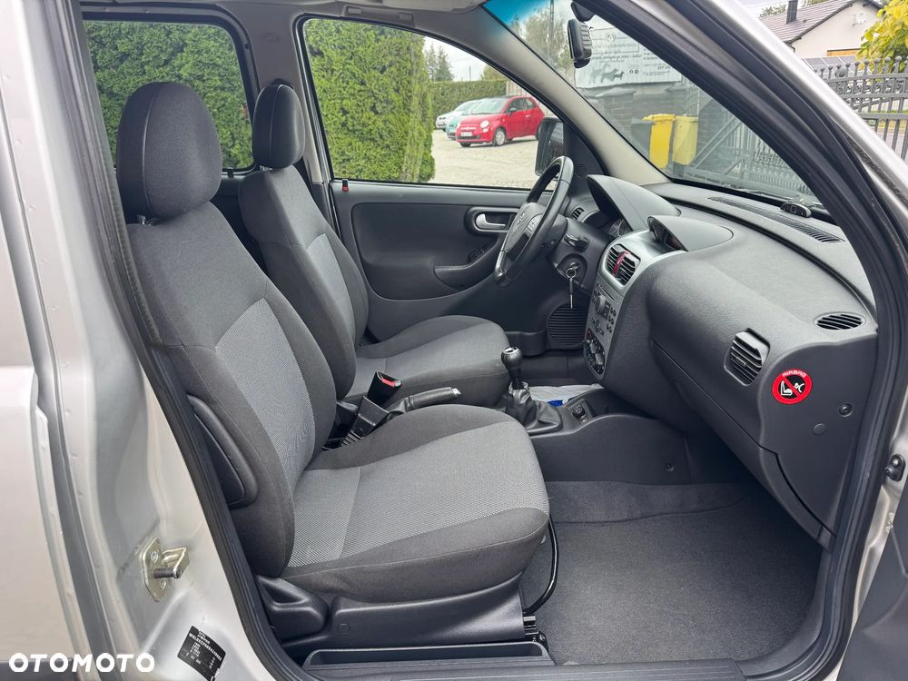 Opel Combo Tour 1.4 - 28