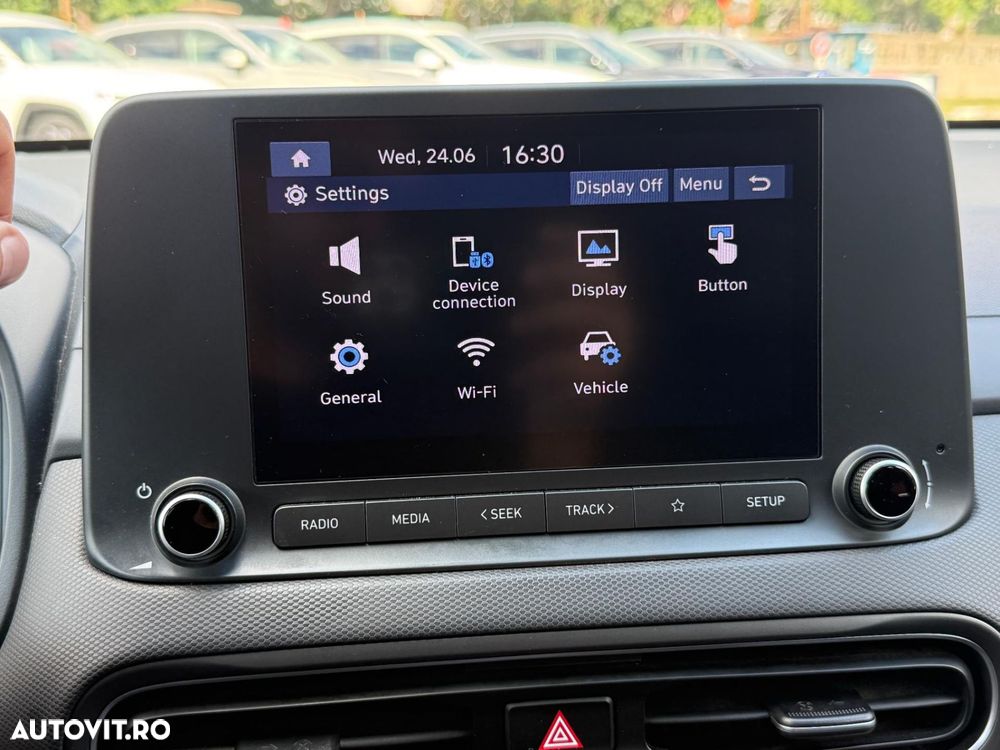 Hyundai KONA - 10