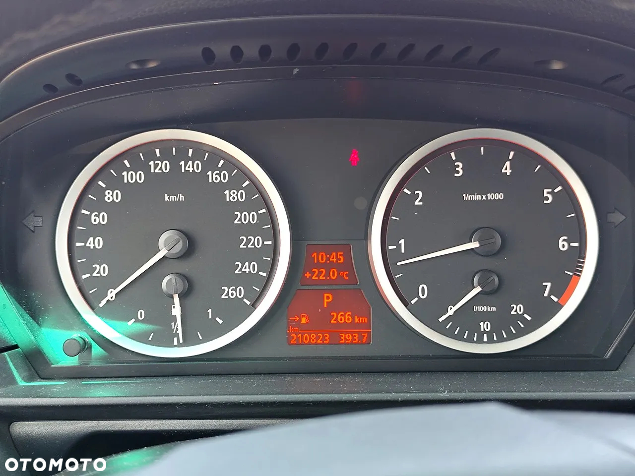 BMW Seria 5 545i - 12