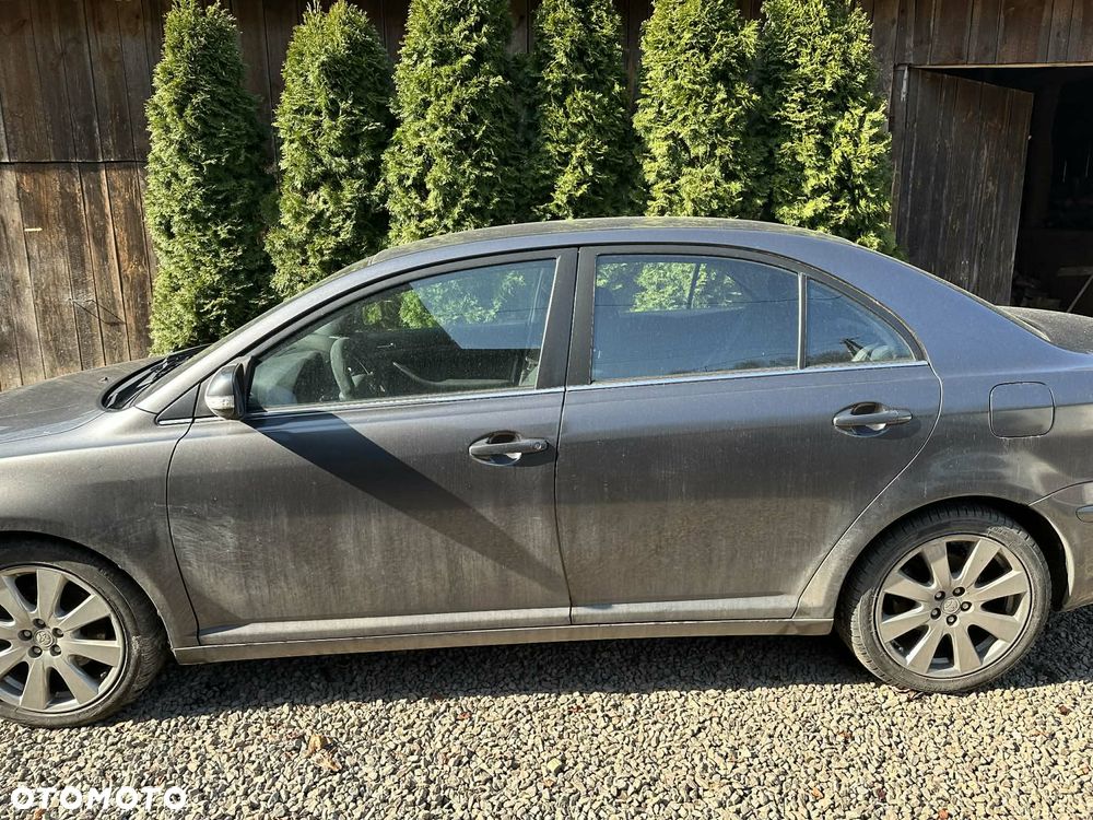 Toyota Avensis - 4