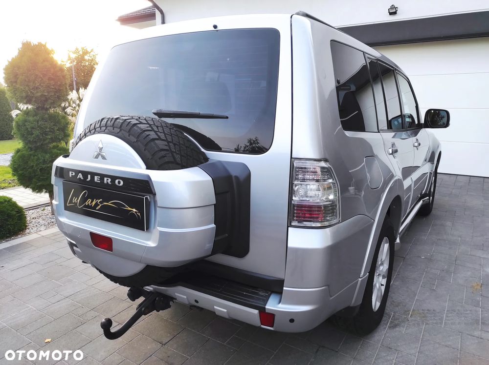 Mitsubishi Pajero - 11