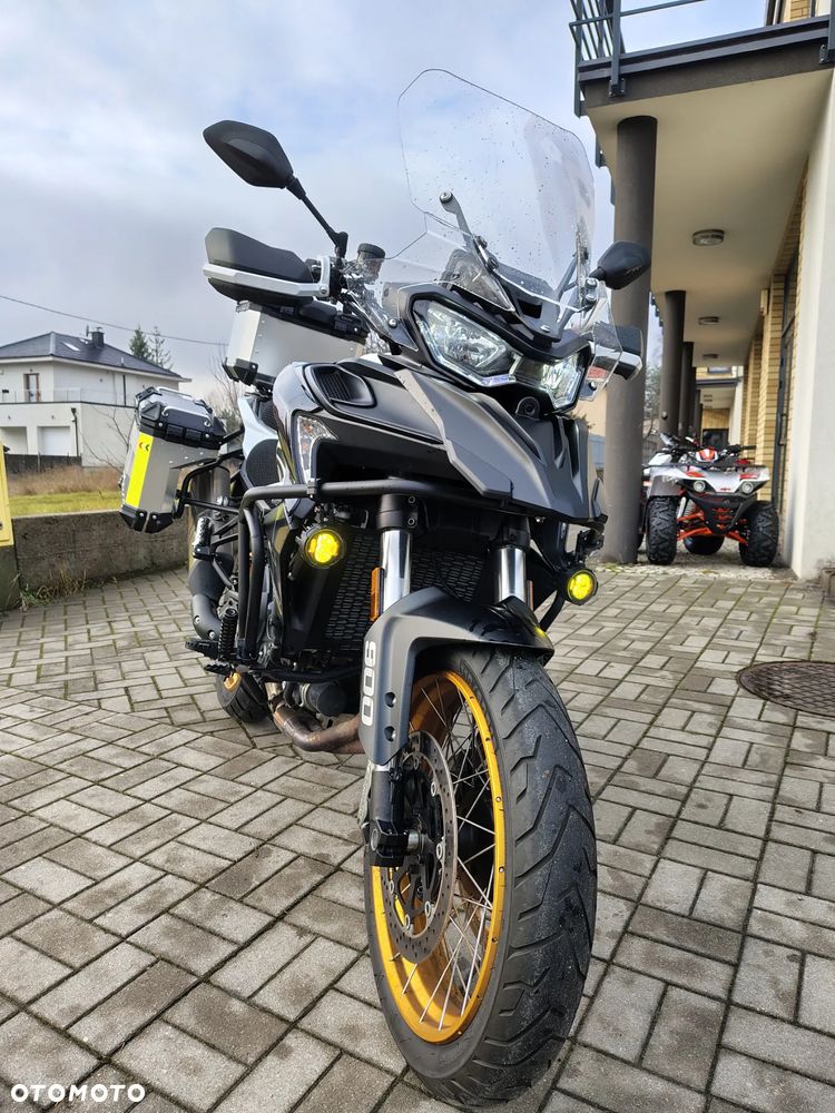 QJMOTOR SRT900SX - 8