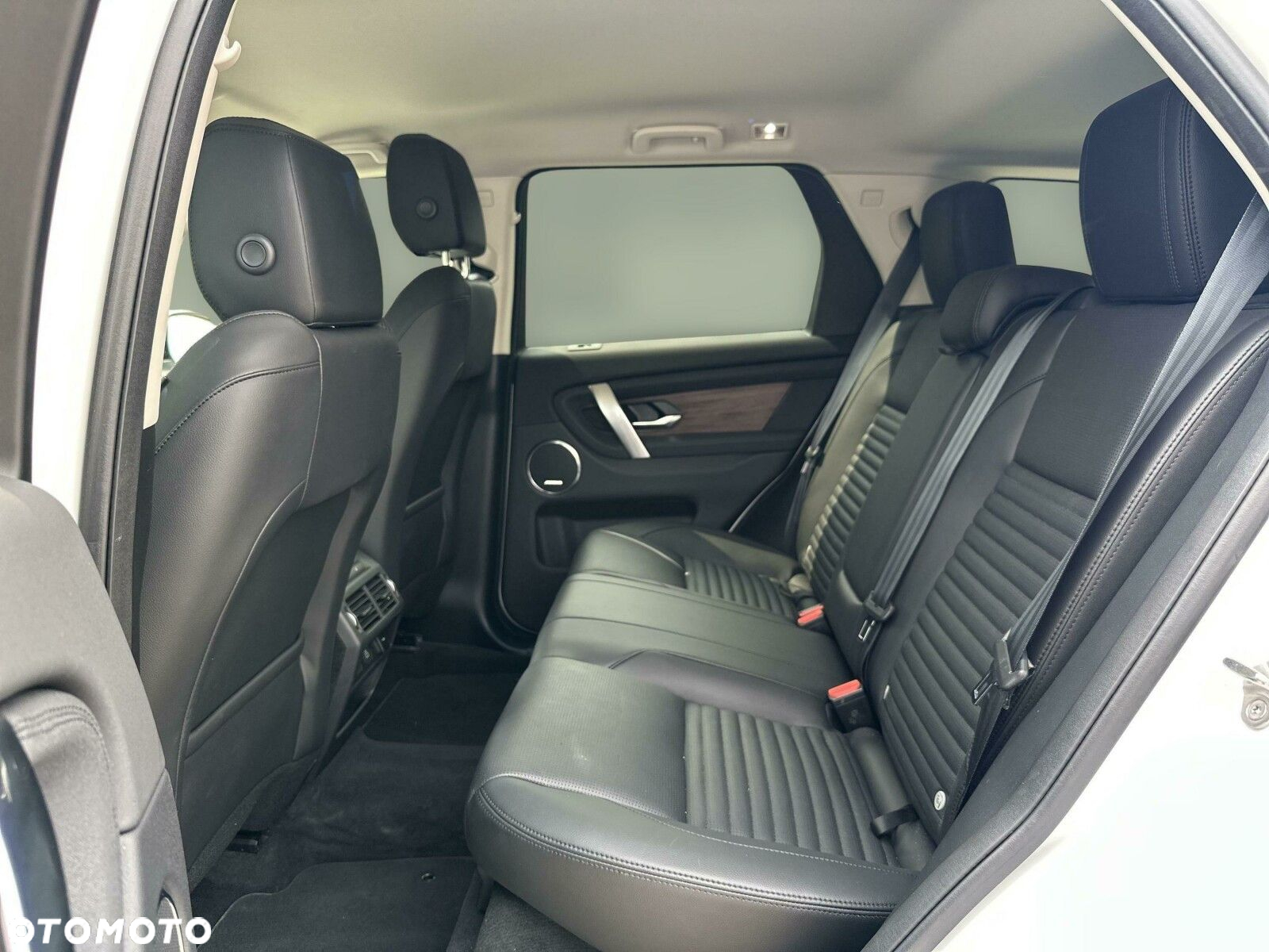 Land Rover Discovery Sport - 13