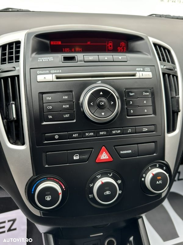 Kia Ceed 1.4 CVVT SW Spirit - 27