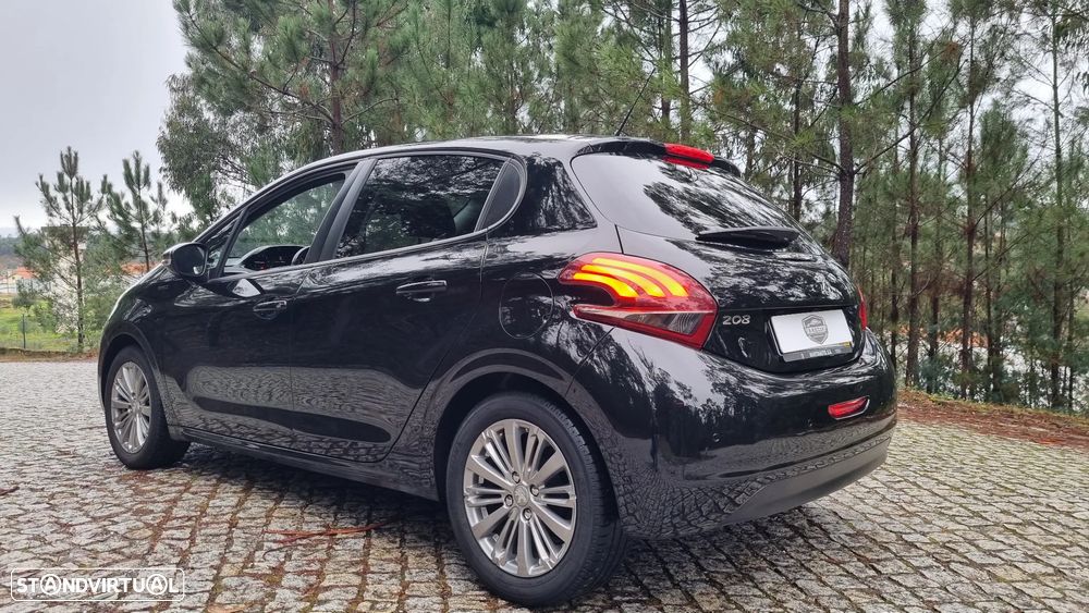 Peugeot 208 1.2 PureTech Signature - 25