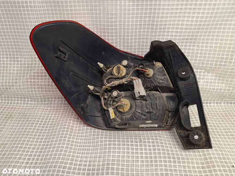 lampa tyl tylna prawa subaru xv I 2011- fam924-02 europa orginal demontaz - 4