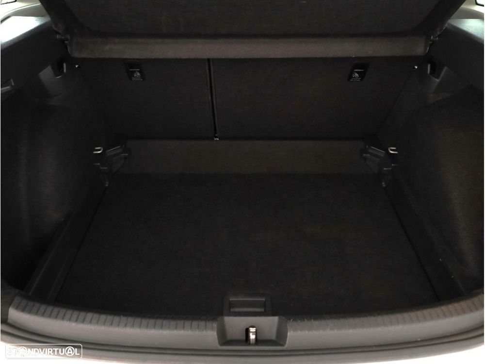VW Taigo 1.0 TSI Urban - 17
