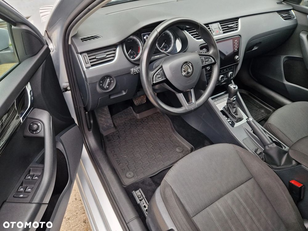 Skoda Octavia 2.0 TDI SCR Style DSG - 21
