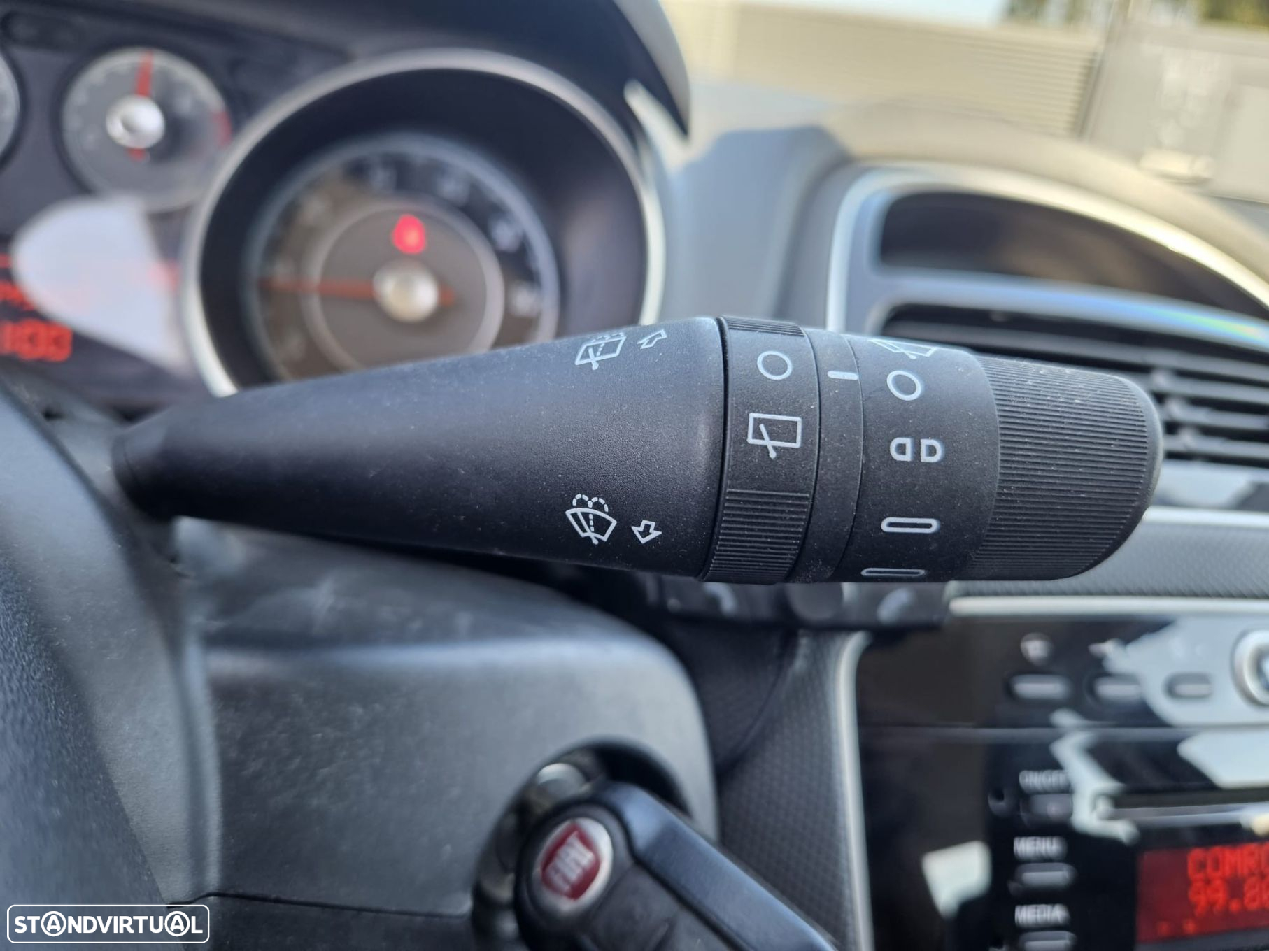 Fiat Punto 1.3 M-Jet Lounge S&S - 33