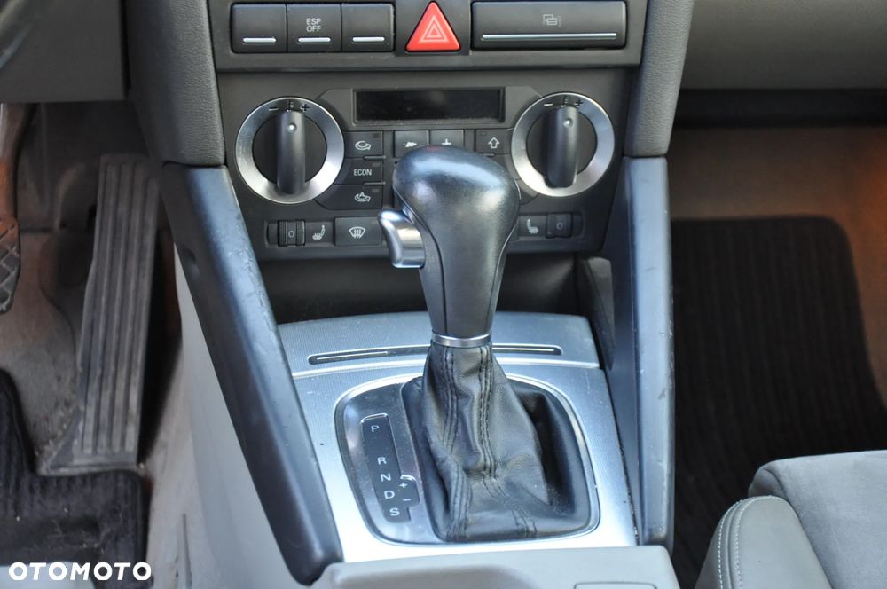 Audi A3 Sportback 1.6 tiptronic S line Sportpaket plus - 16