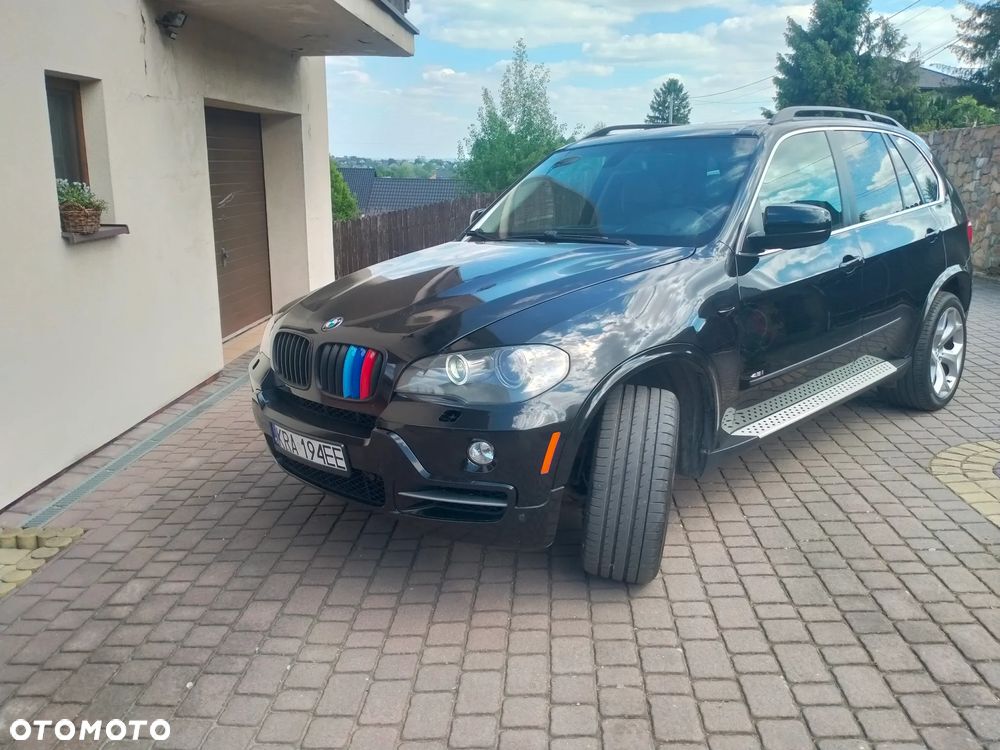 BMW X5 4.8i - 5