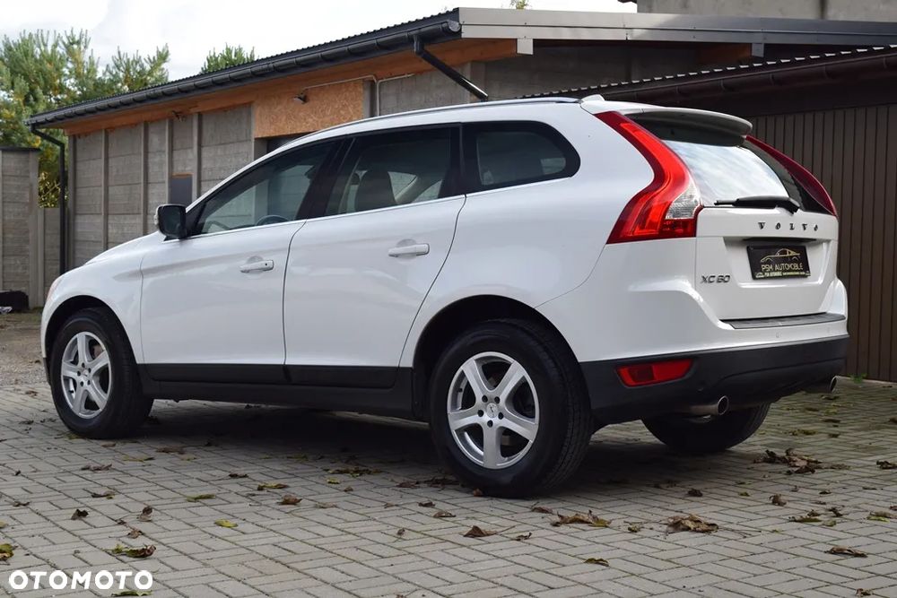 Volvo XC 60 2.4D AWD Momentum - 12