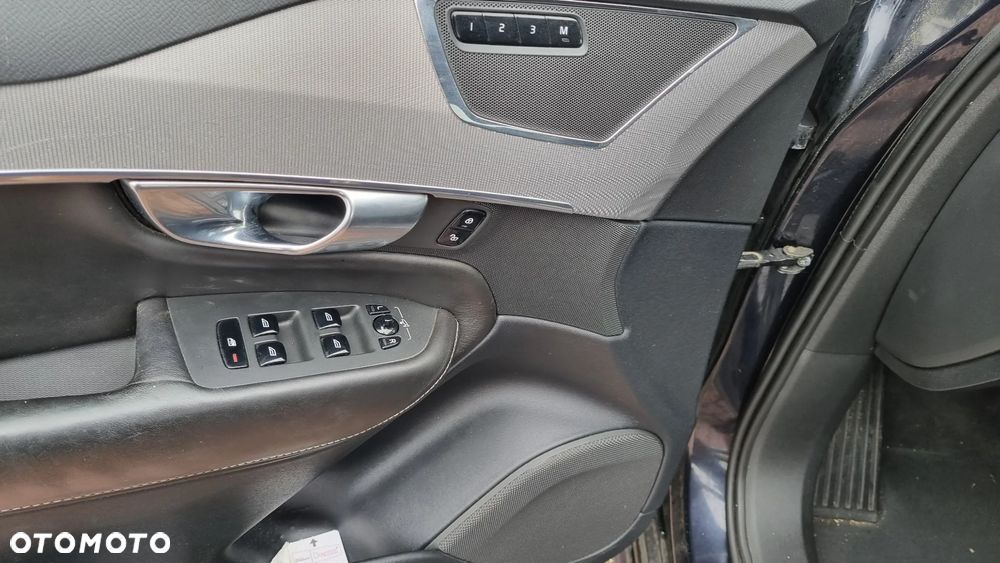 Volvo XC 90 - 35