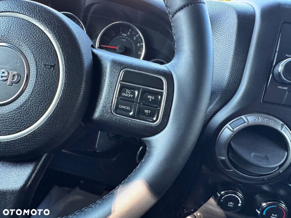 Jeep Wrangler 3.6 Unlim Sahara - 15