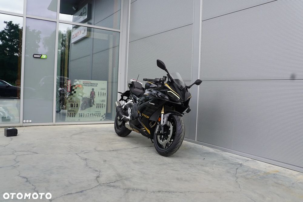 QJMOTOR SRK 800RR - 6