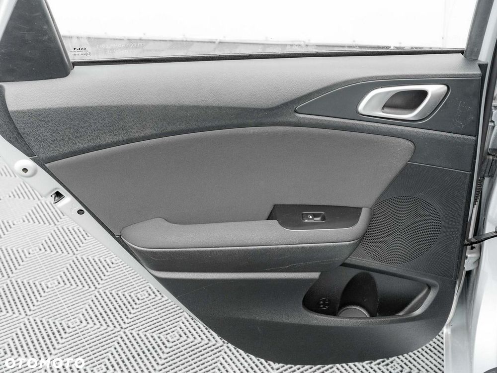 Kia Ceed - 21
