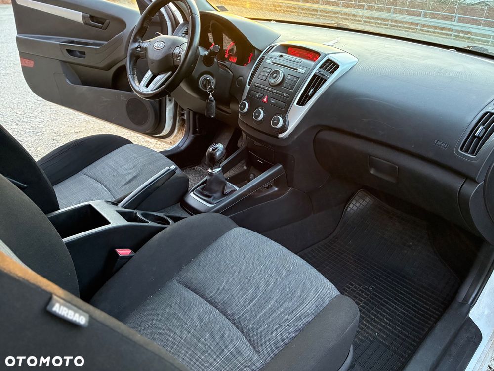 Kia Ceed 1.4 CVVT Attract - 15