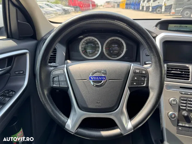 Volvo XC 60 D4 Momentum - 5