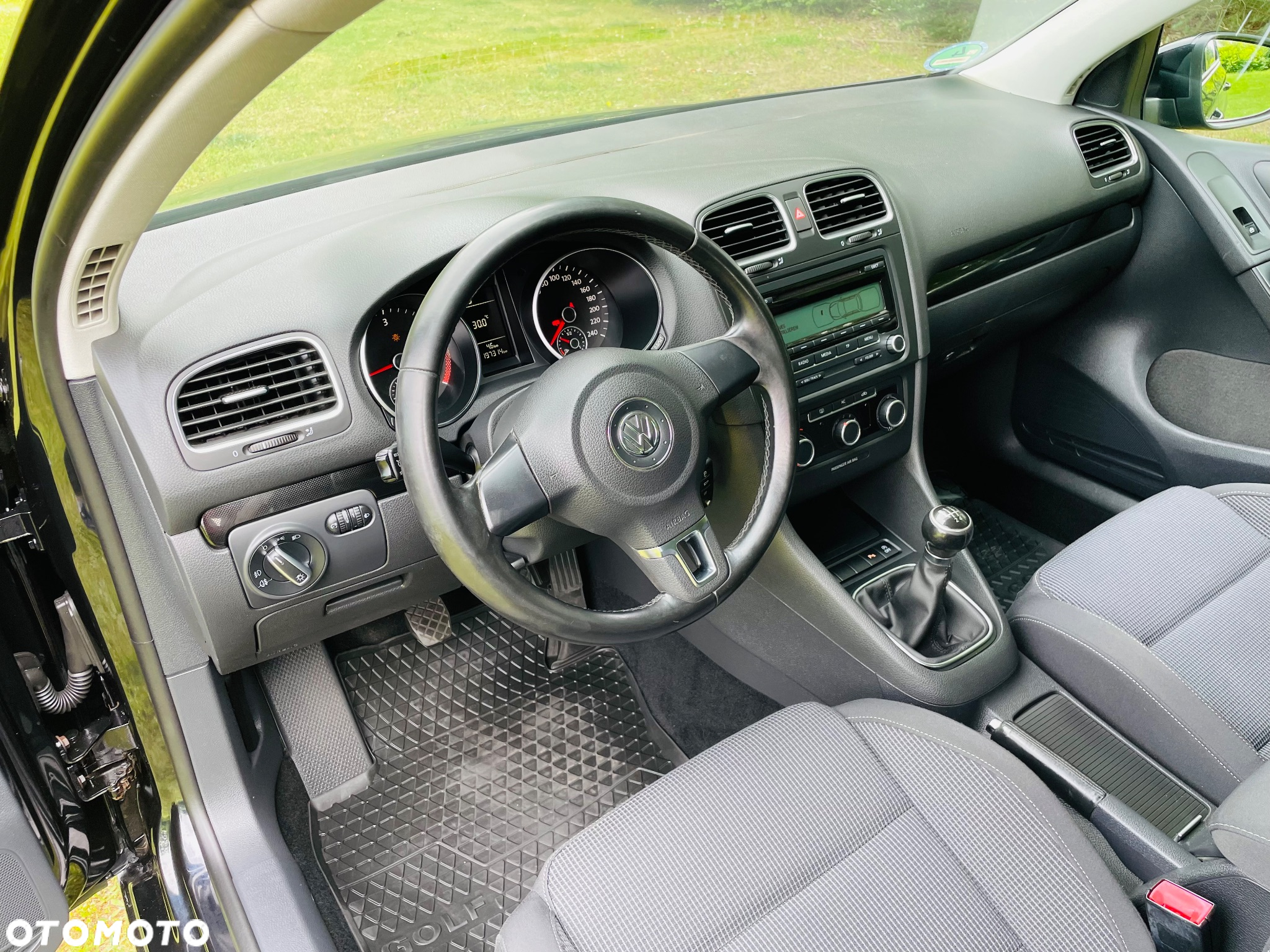 Volkswagen Golf 1.6 TDI BlueMotion Technology Comfortline - 16