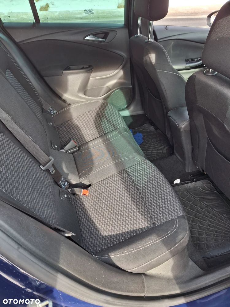 Opel Astra 1.6 BiTrb D (CDTI) Start/Stop Dynamic - 10