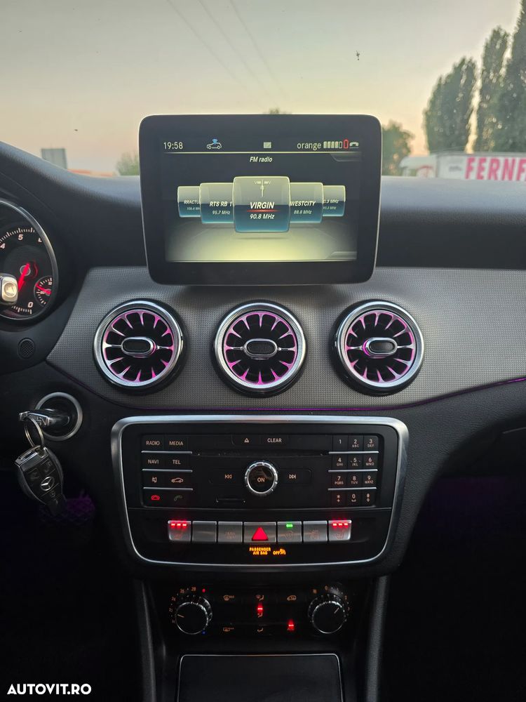 Mercedes-Benz CLA 180 7G-DCT - 7