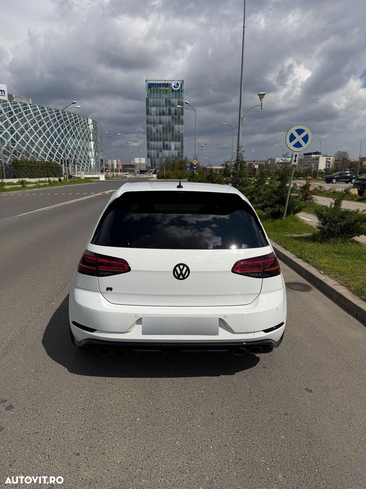 Volkswagen Golf 2.0 TSI DSG R - 8
