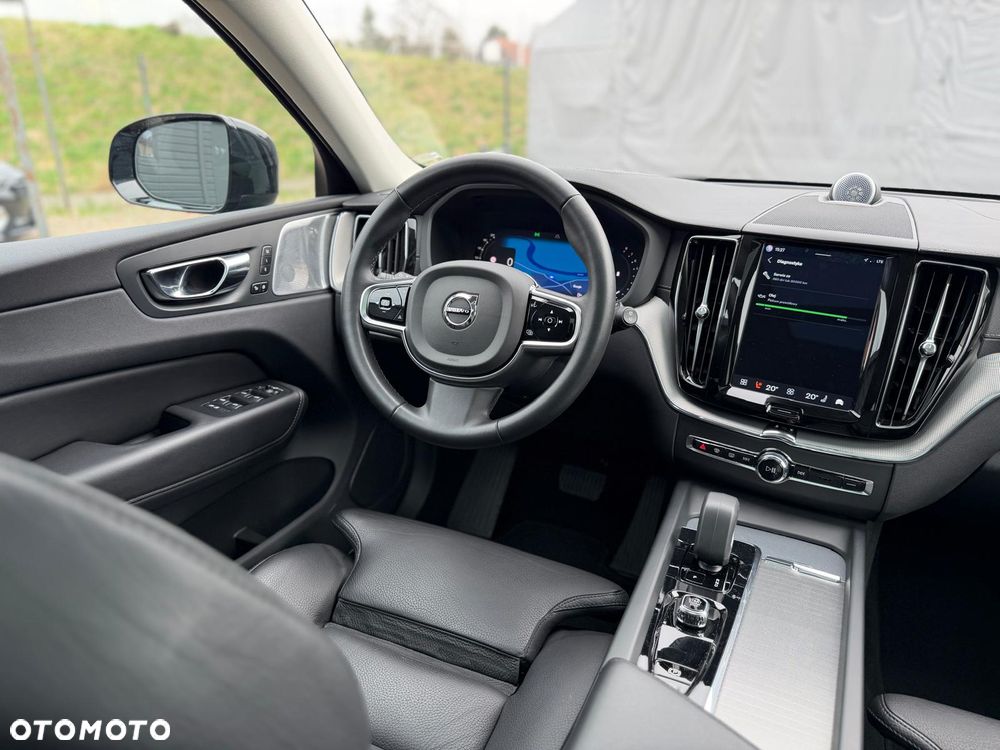 Volvo XC 60 B5 B AWD Ultimate Dark - 25