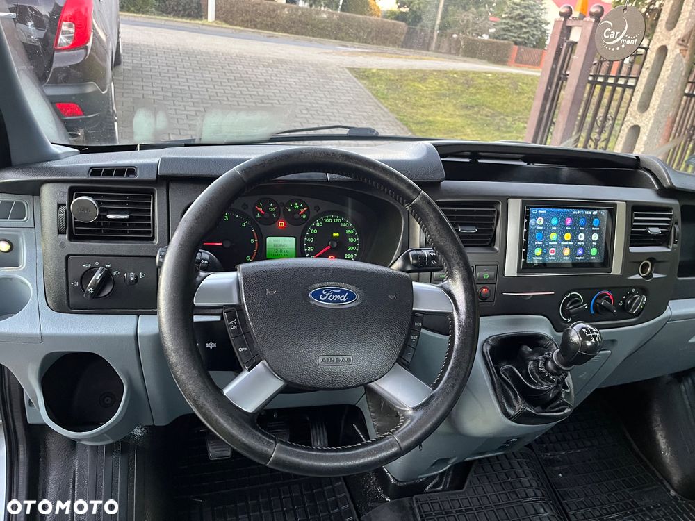 Ford Transit - 12
