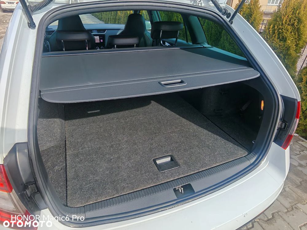 Skoda Octavia 2.0 TSI RS - 20