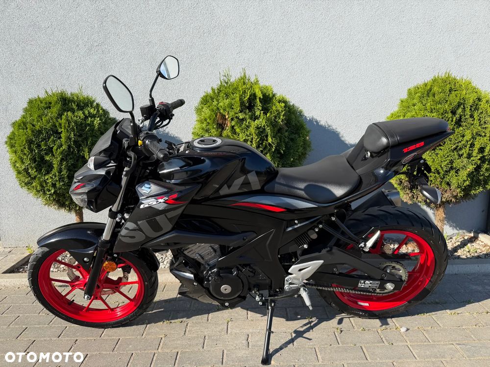 Suzuki GSX - 38