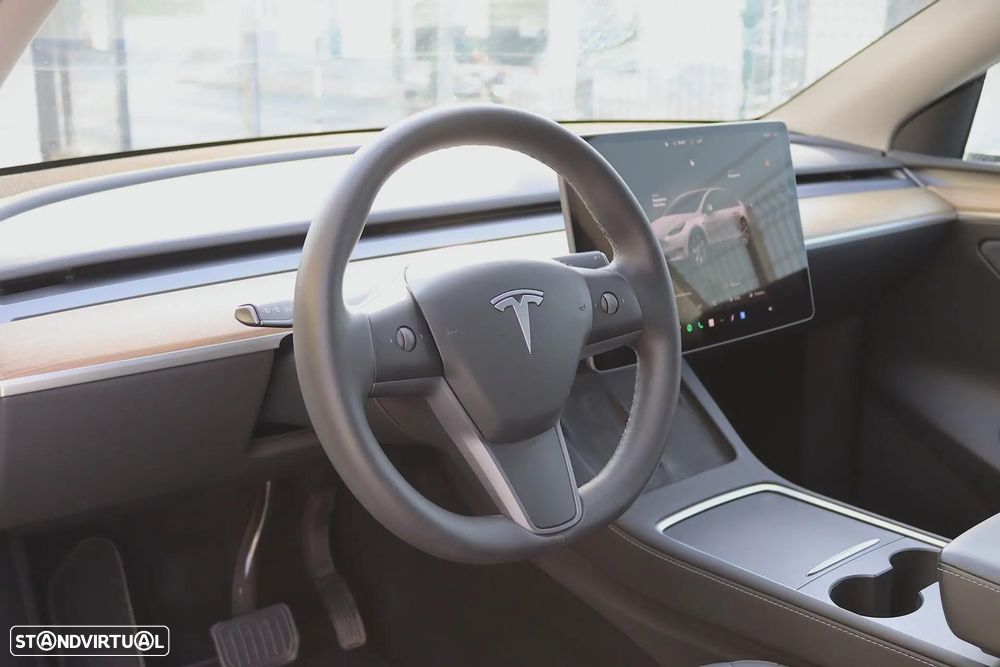 Tesla Model Y Standard - 13