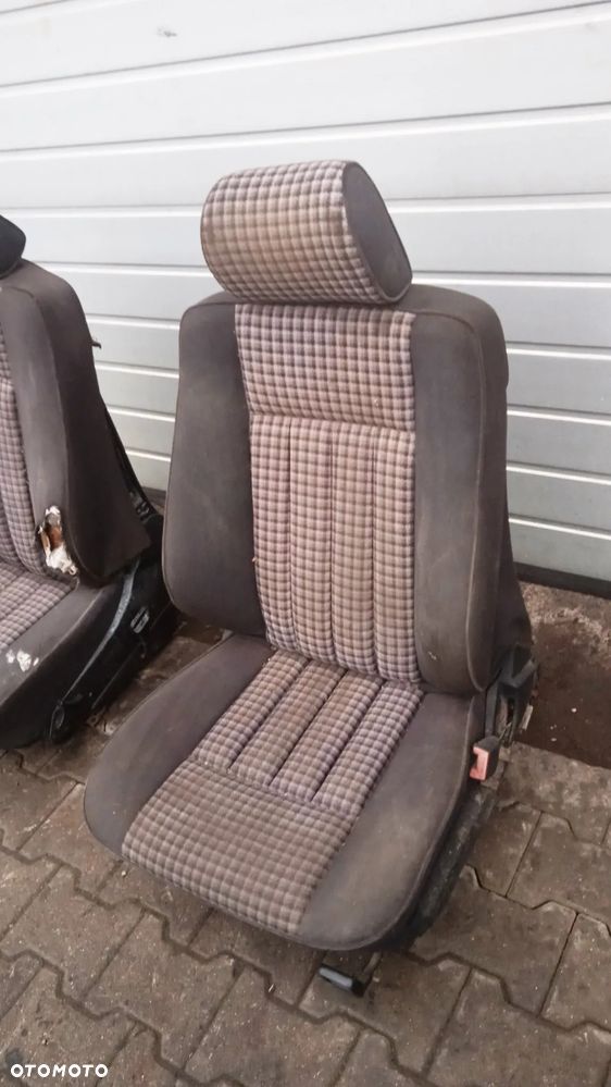 Fotel kierowcy pasażera Mercedes W124 - 2
