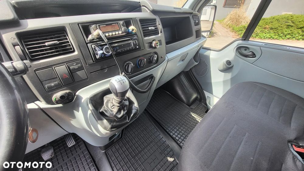 Ford Transit - 18