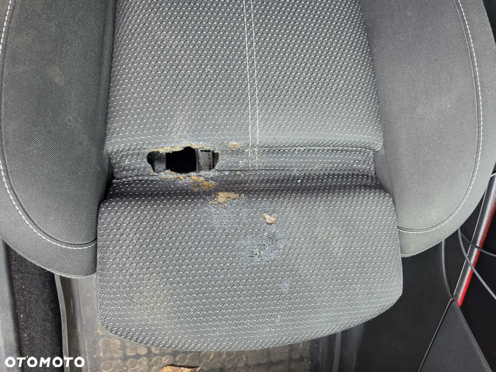 Opel Astra 1.6 T Cosmo - 2